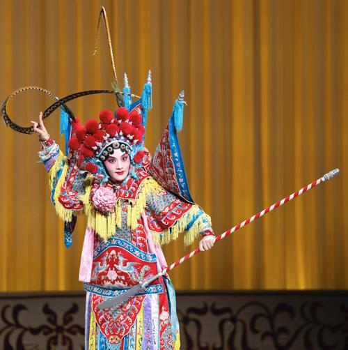 山东青年柳子戏演员尹春媛荣获中国戏剧表演艺术最高奖